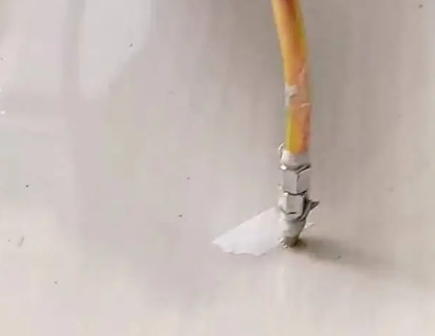 叶集瓷砖空鼓维修公司专业解答在瓷砖铺贴过程中，如果使用的砂料过粗（如全部使用了粗砂），可能会导致以下问题